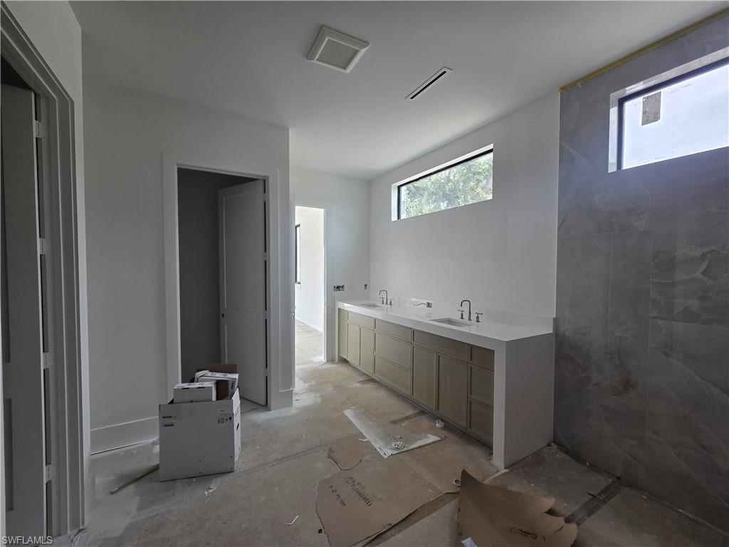 MARCO BEACH - Residential