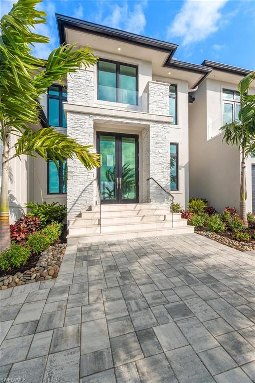 MARCO BEACH - Residential