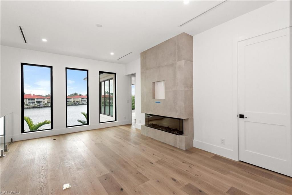 MARCO BEACH - Residential