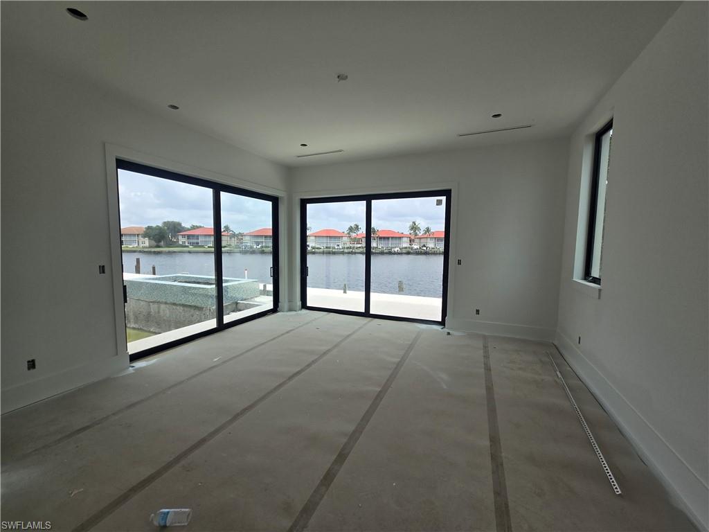 MARCO BEACH - Residential