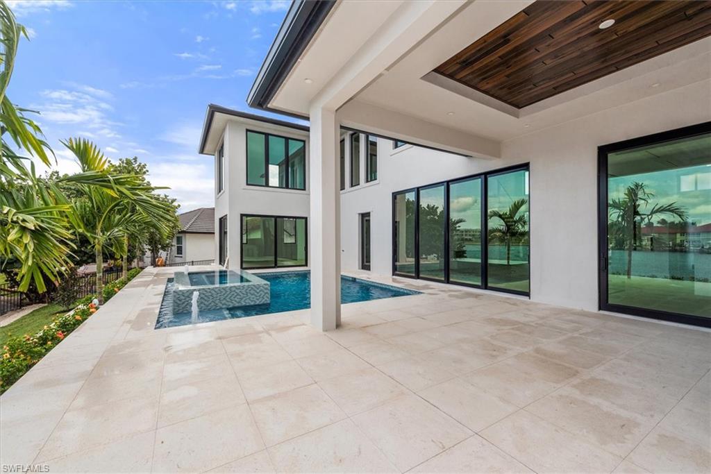 MARCO BEACH - Residential