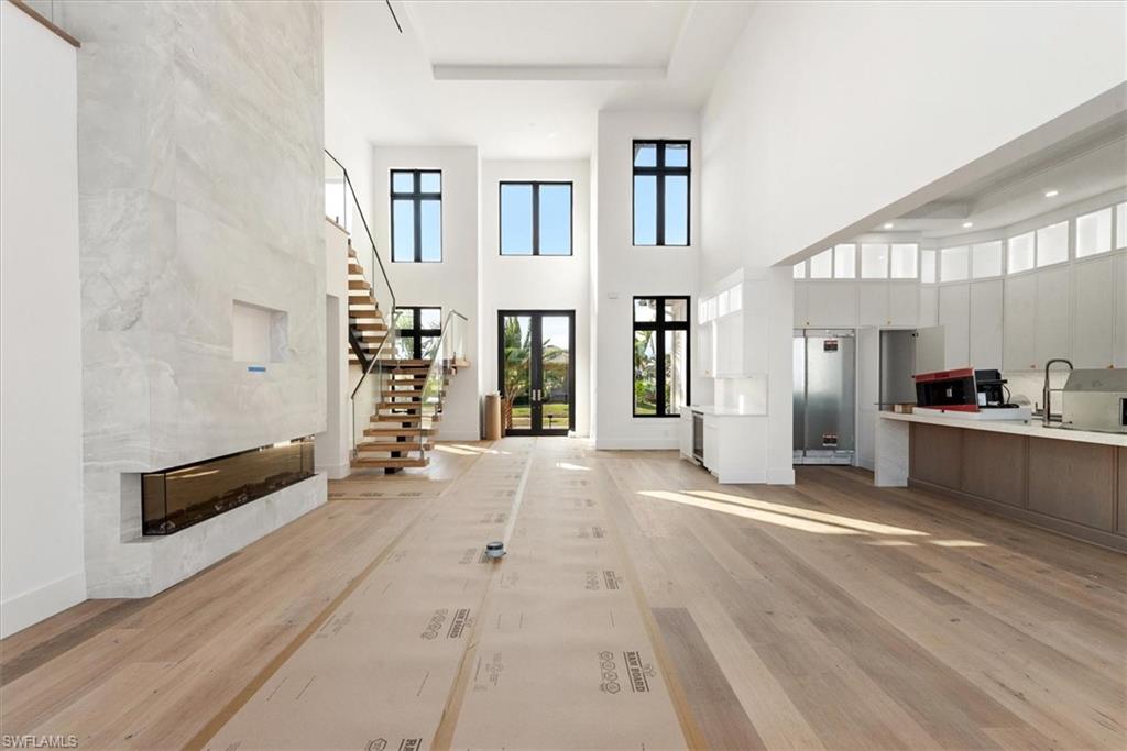 MARCO BEACH - Residential