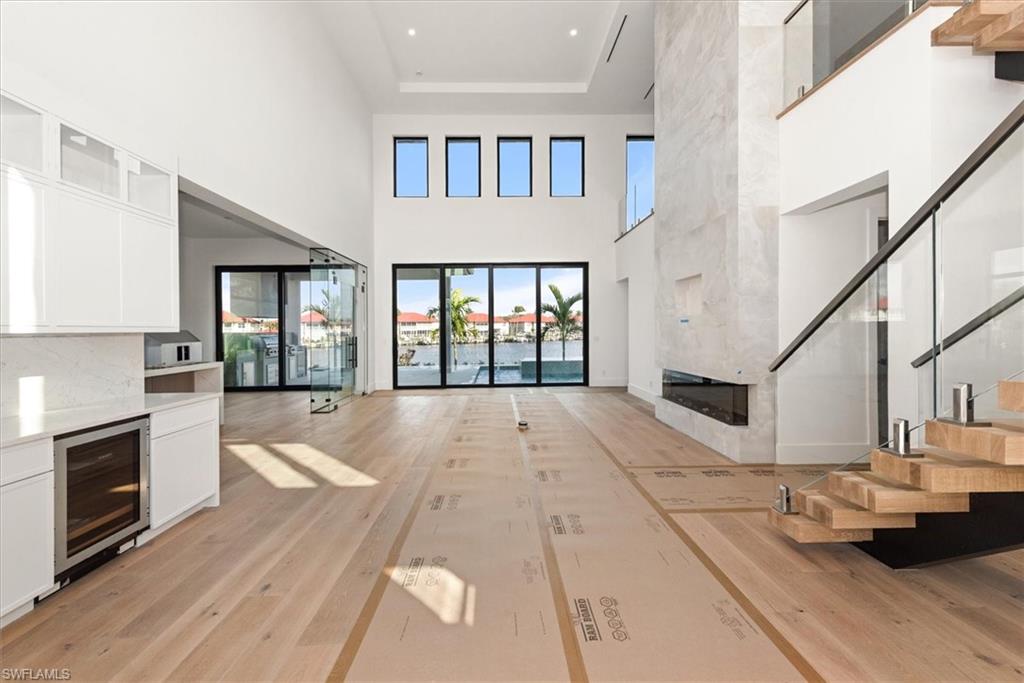 MARCO BEACH - Residential