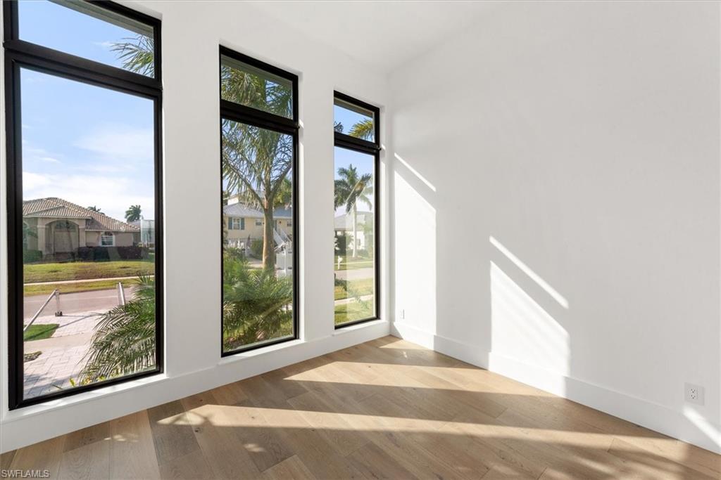 MARCO BEACH - Residential