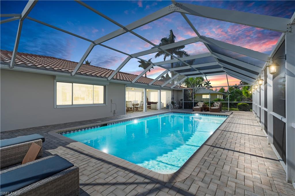 TOWN AND RIVER - Residential