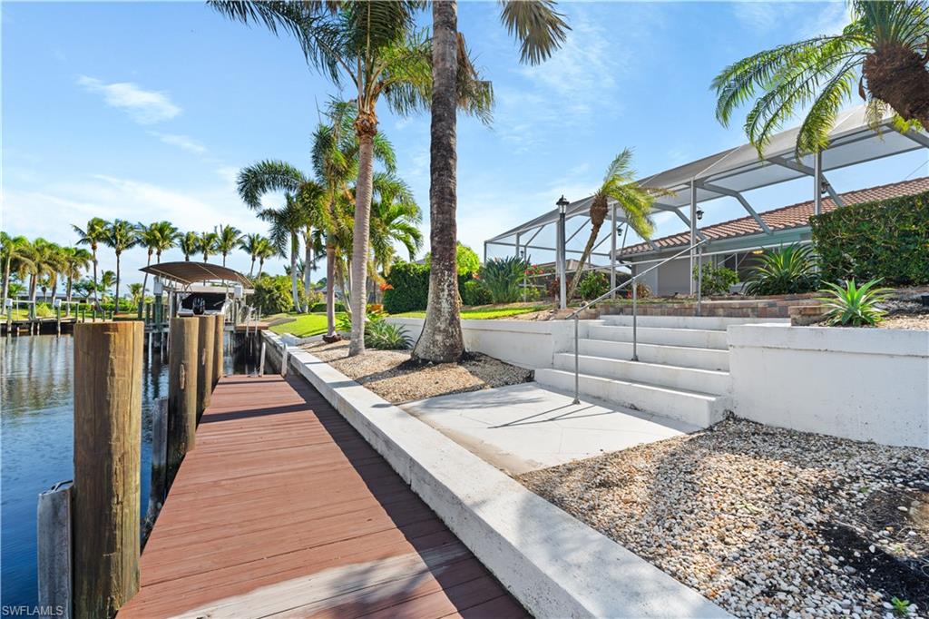 TOWN AND RIVER - Residential