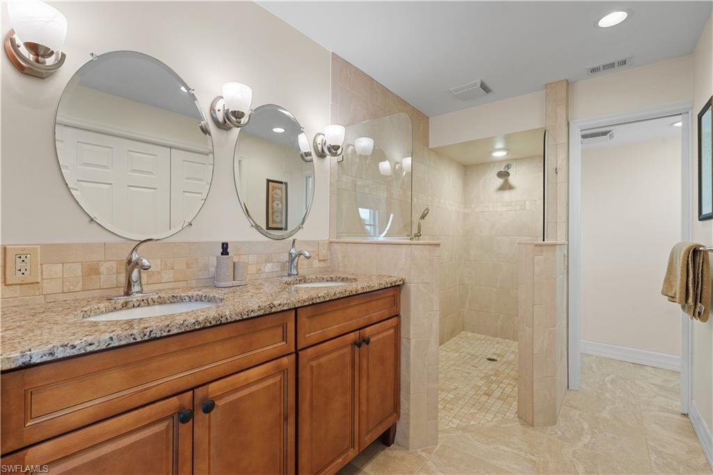 TOWN AND RIVER - Residential