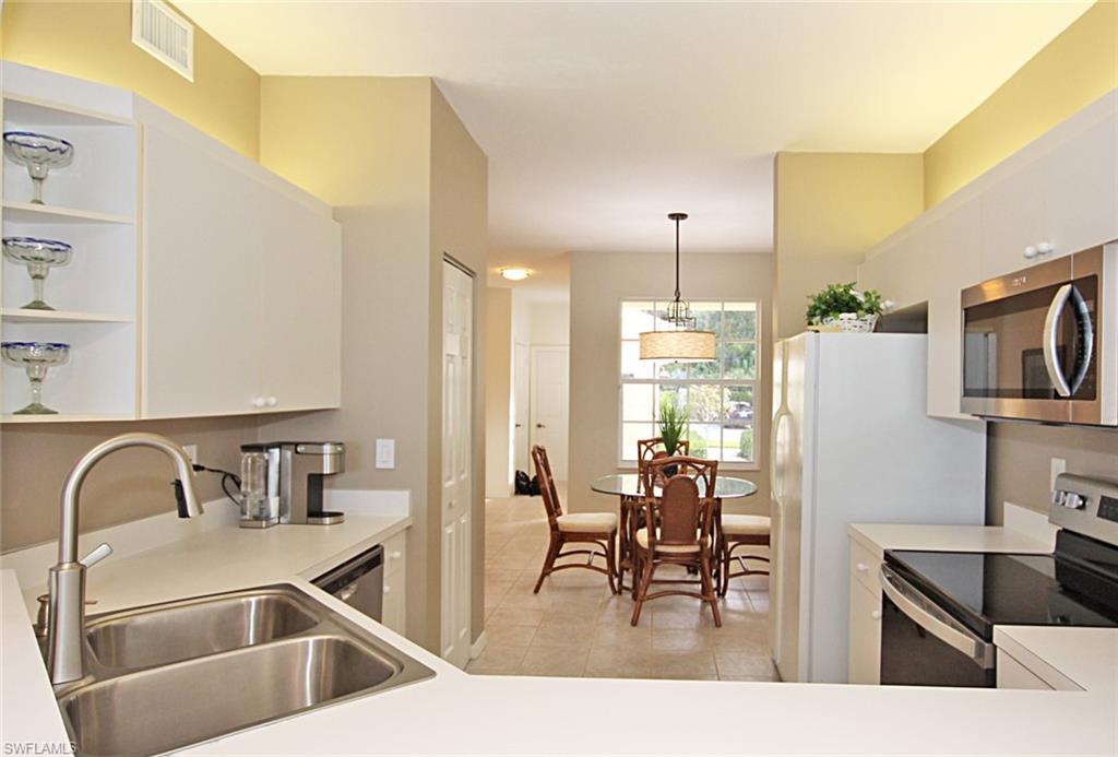 CROWN POINTE SHORES - Residential Lease