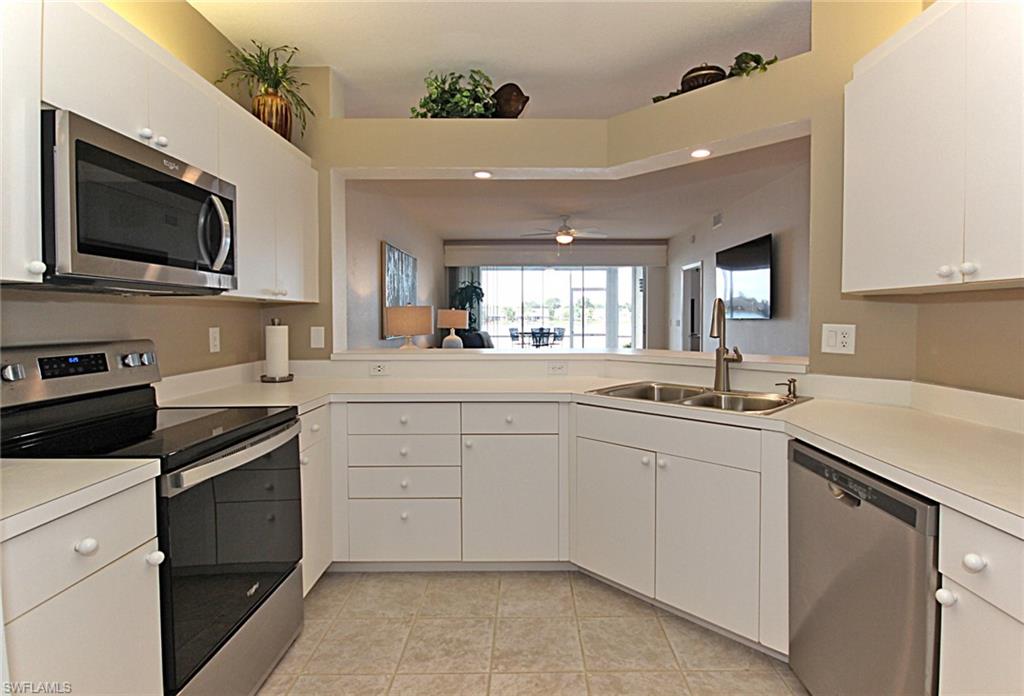 CROWN POINTE SHORES - Residential Lease