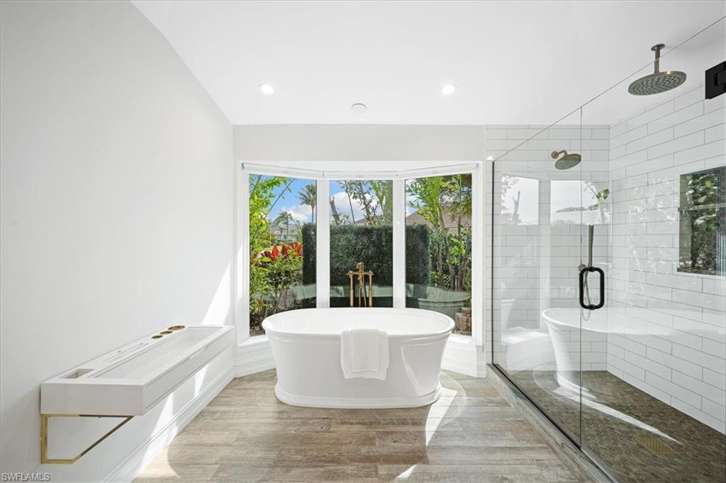 PARK SHORE - Residential