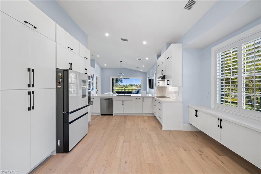 LANCASTER SQUARE - Residential