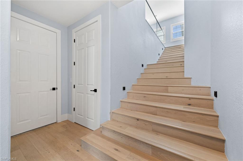 LANCASTER SQUARE - Residential