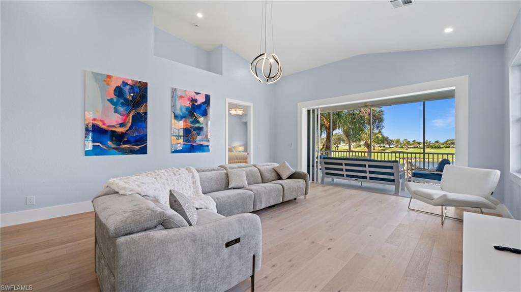 LANCASTER SQUARE - Residential