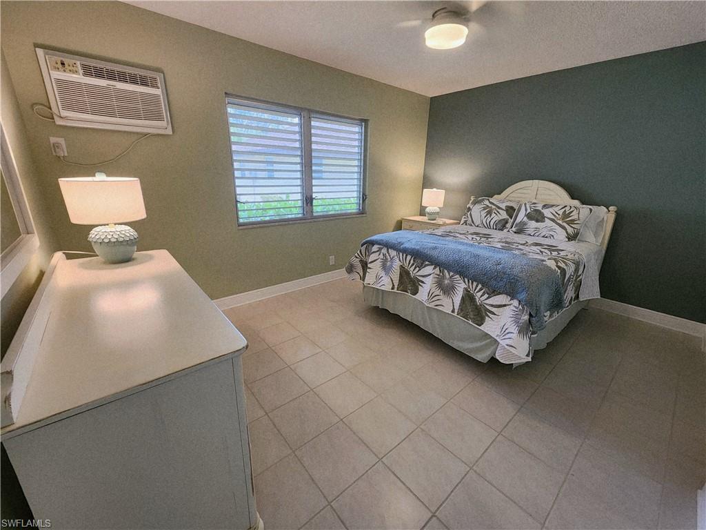 AQUARIUS APTS OF MARCO ISLAND - Residential Lease
