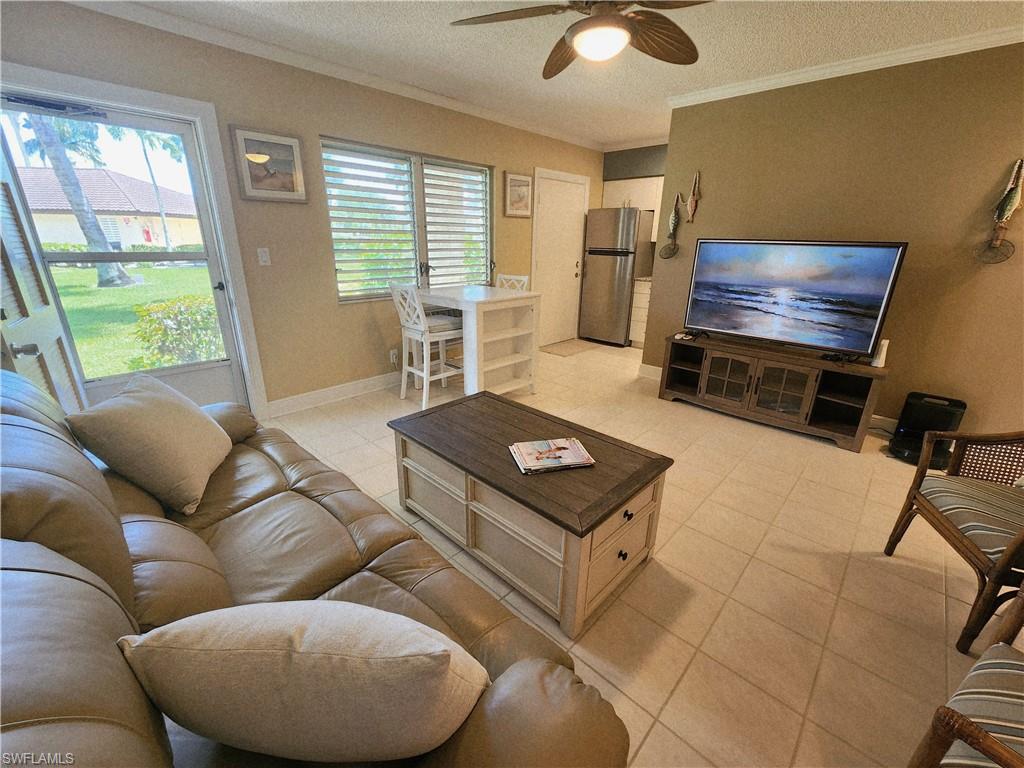 AQUARIUS APTS OF MARCO ISLAND - Residential Lease