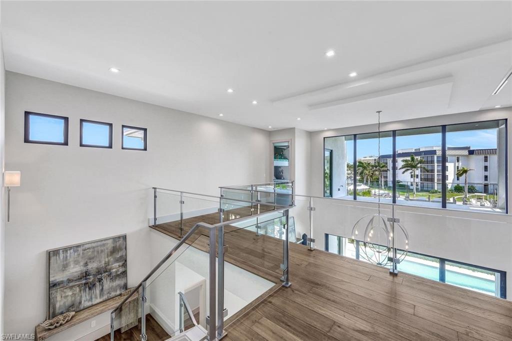 MARCO BEACH - Residential