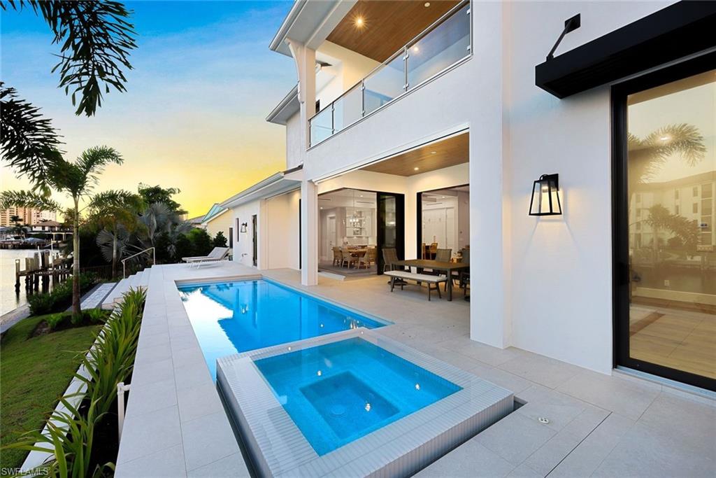 MARCO BEACH - Residential