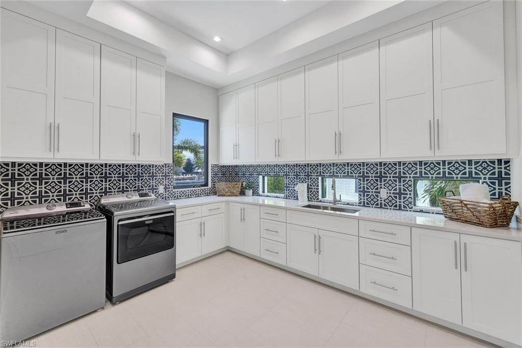 MARCO BEACH - Residential