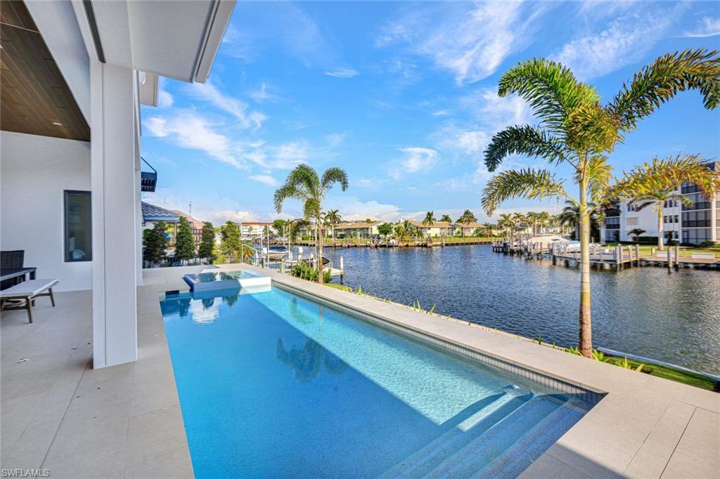 MARCO BEACH - Residential