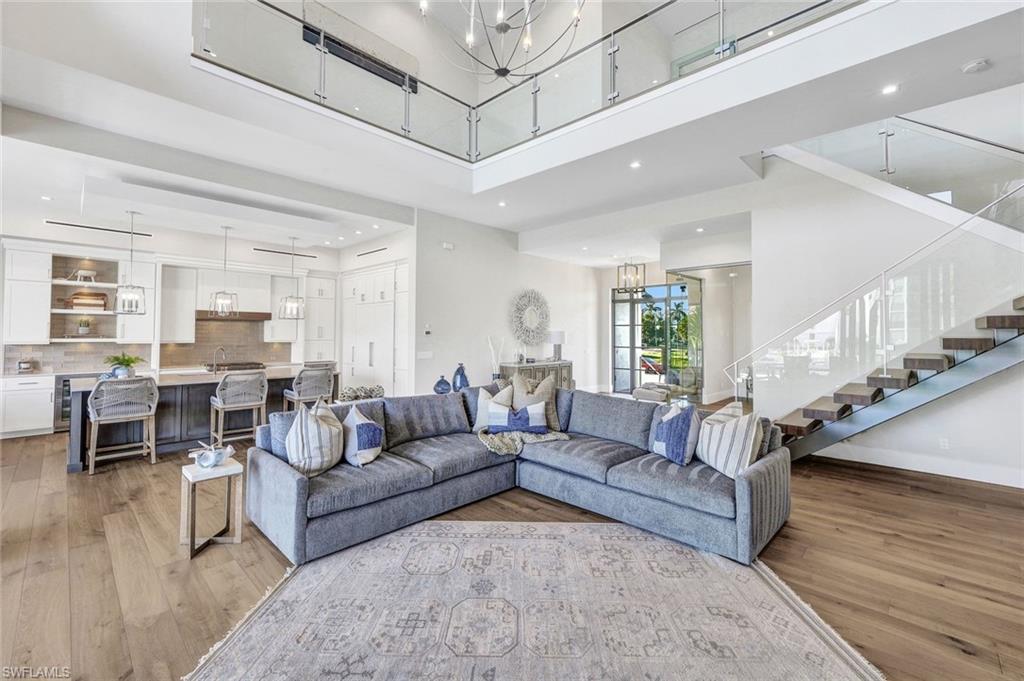 MARCO BEACH - Residential