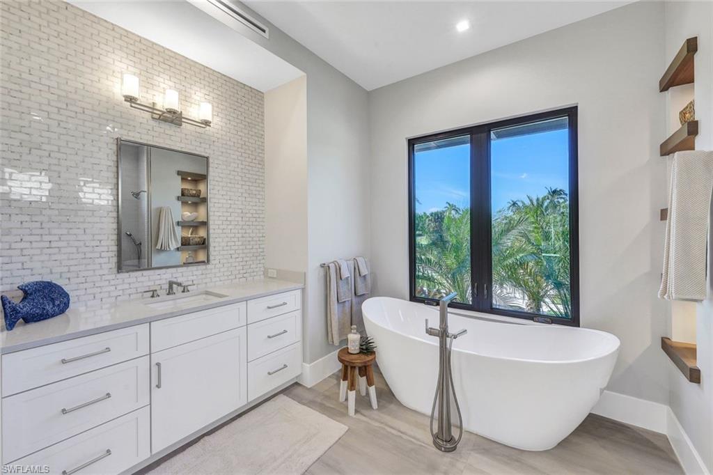 MARCO BEACH - Residential