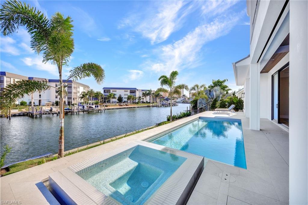 MARCO BEACH - Residential