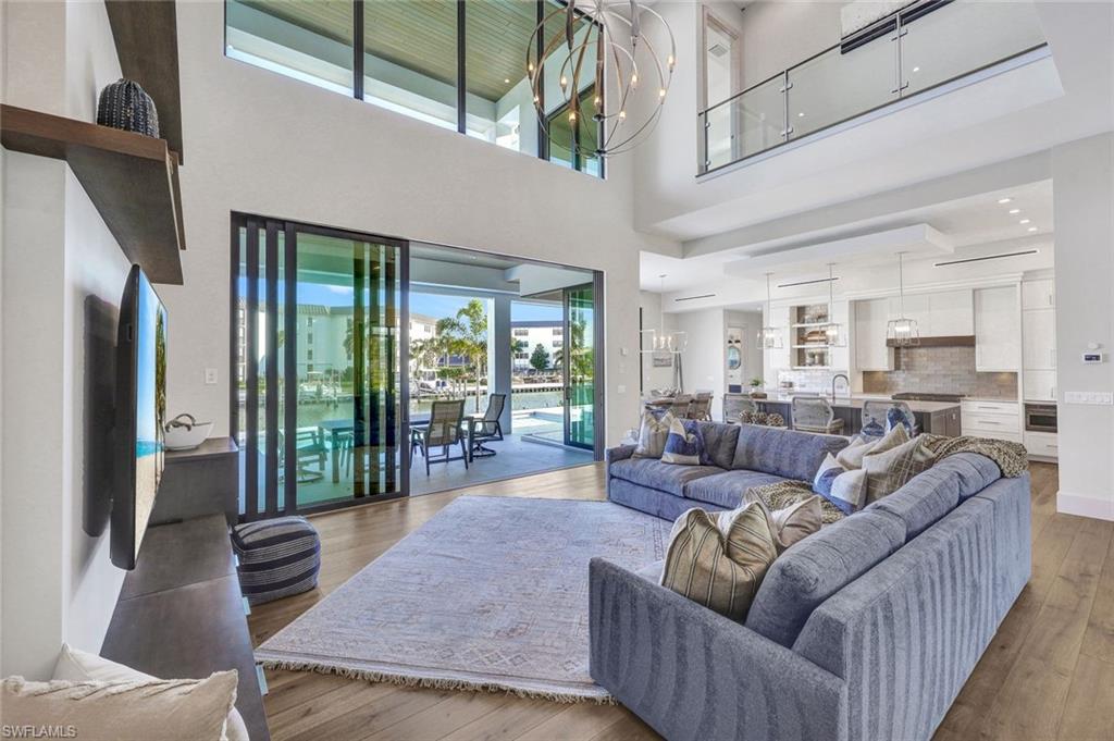 MARCO BEACH - Residential