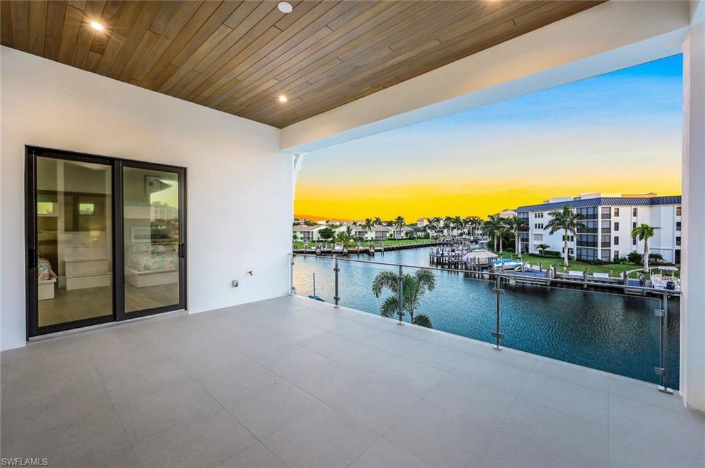 MARCO BEACH - Residential