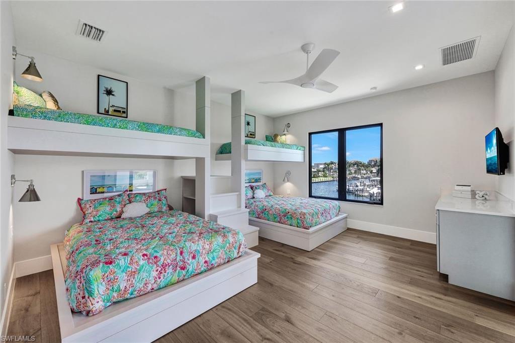 MARCO BEACH - Residential