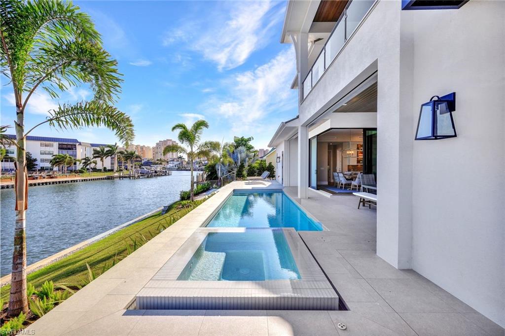 MARCO BEACH - Residential