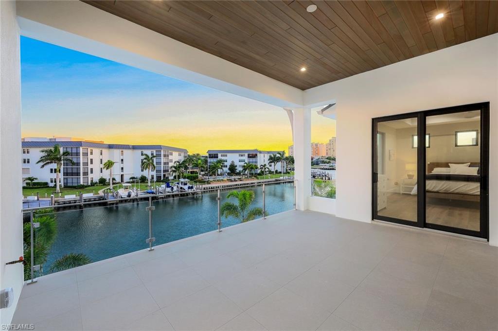 MARCO BEACH - Residential