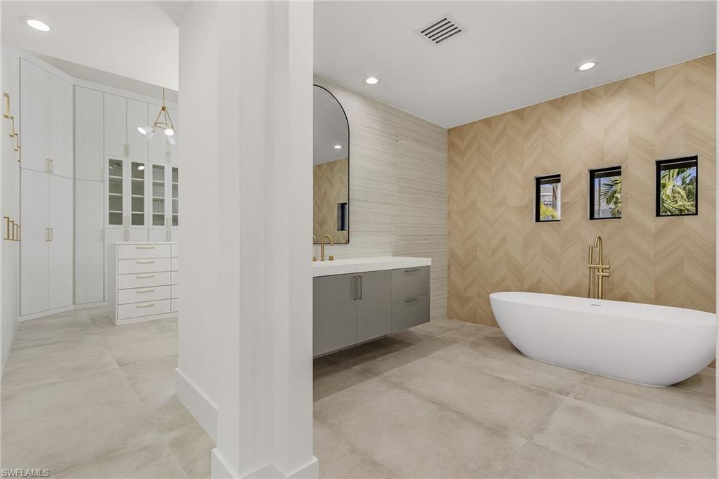 QUAIL WEST - Residential