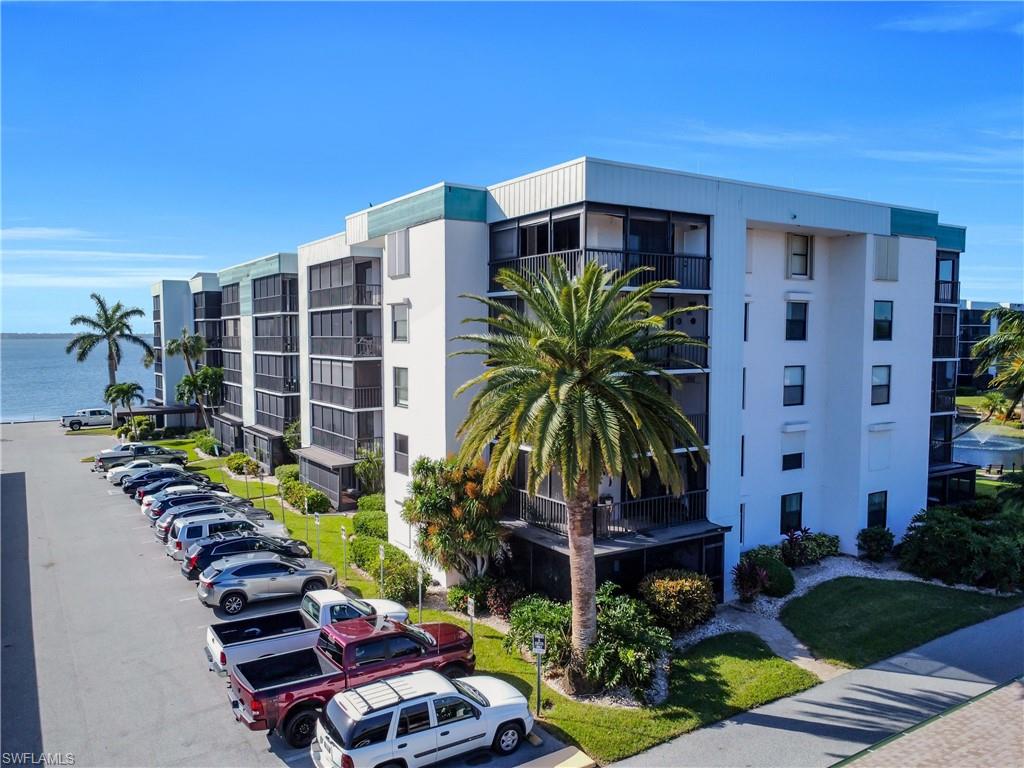 SCHOONER BAY - Residential