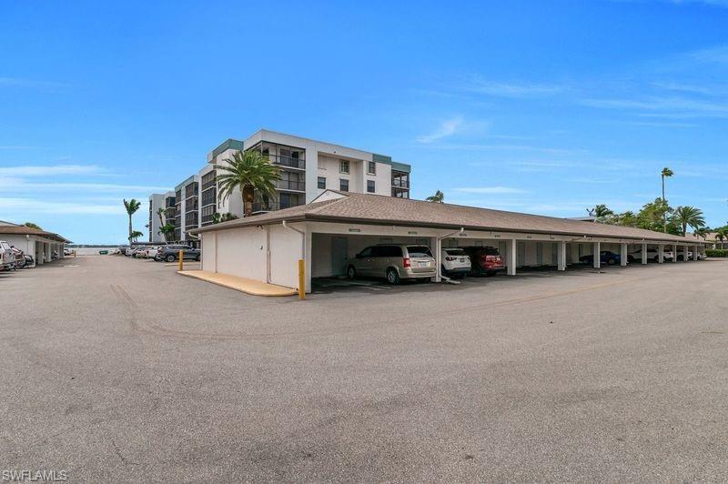 SCHOONER BAY - Residential