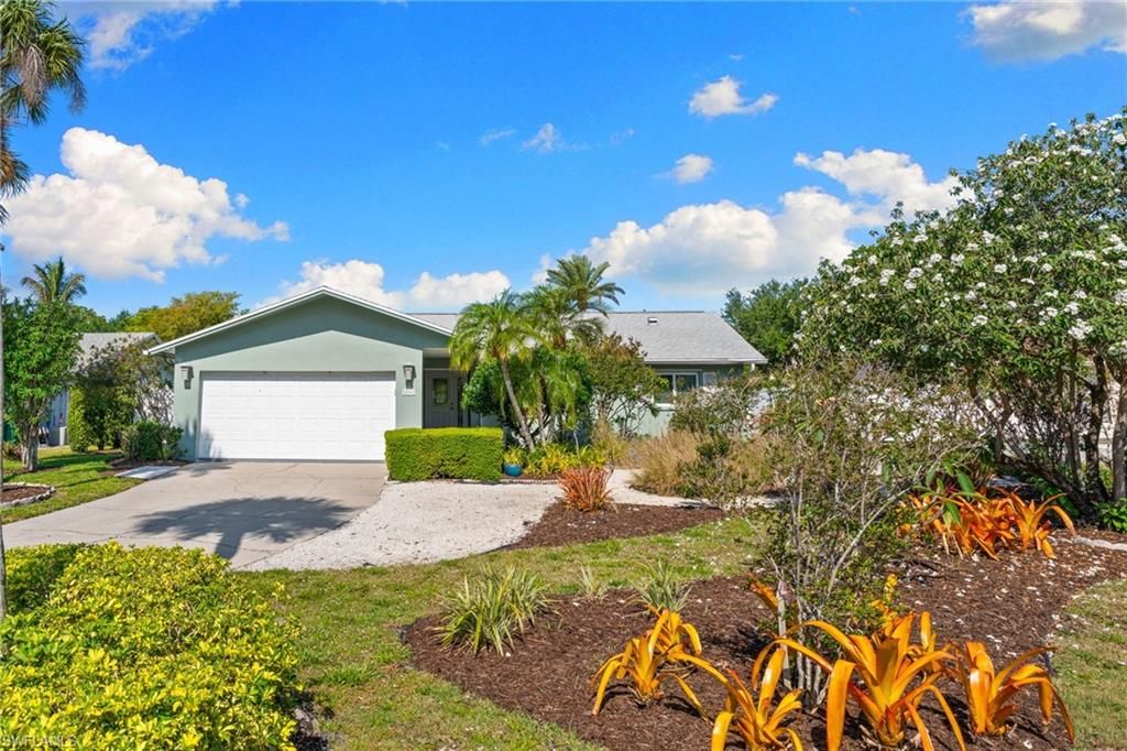 Photo of 1036 Lake Shore CT, NAPLES, FL 34103 (MLS # 226016417)