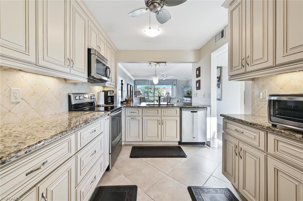 FOREST LAKES - Residential