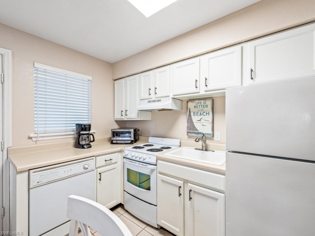 FIFTH AVENUE BEACH CLUB - Residential