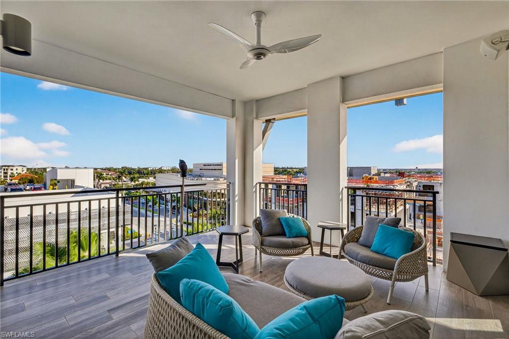 NAPLES SQUARE - Residential