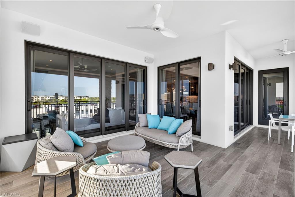 NAPLES SQUARE - Residential