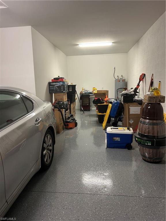 HAMPTON LAKES - Residential