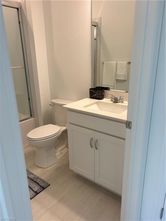 HAMPTON LAKES - Residential