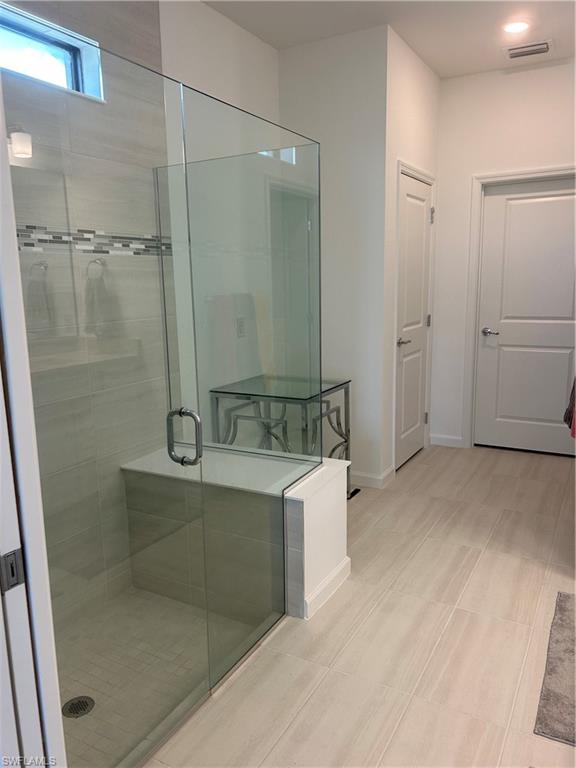 HAMPTON LAKES - Residential