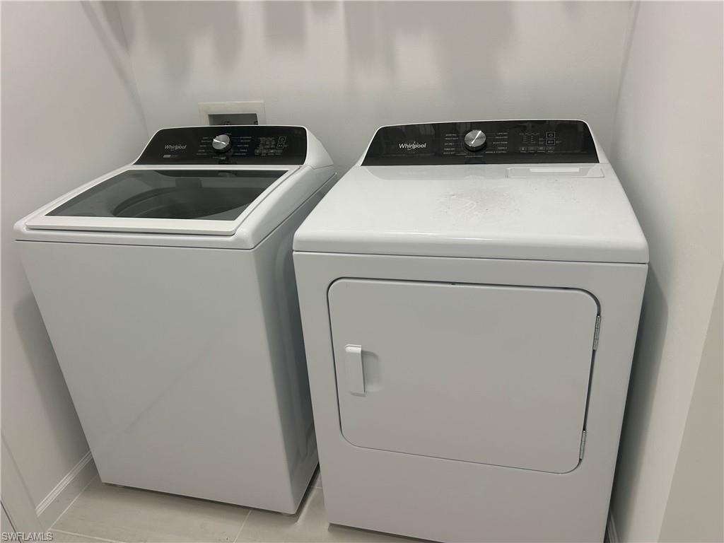 HAMPTON LAKES - Residential