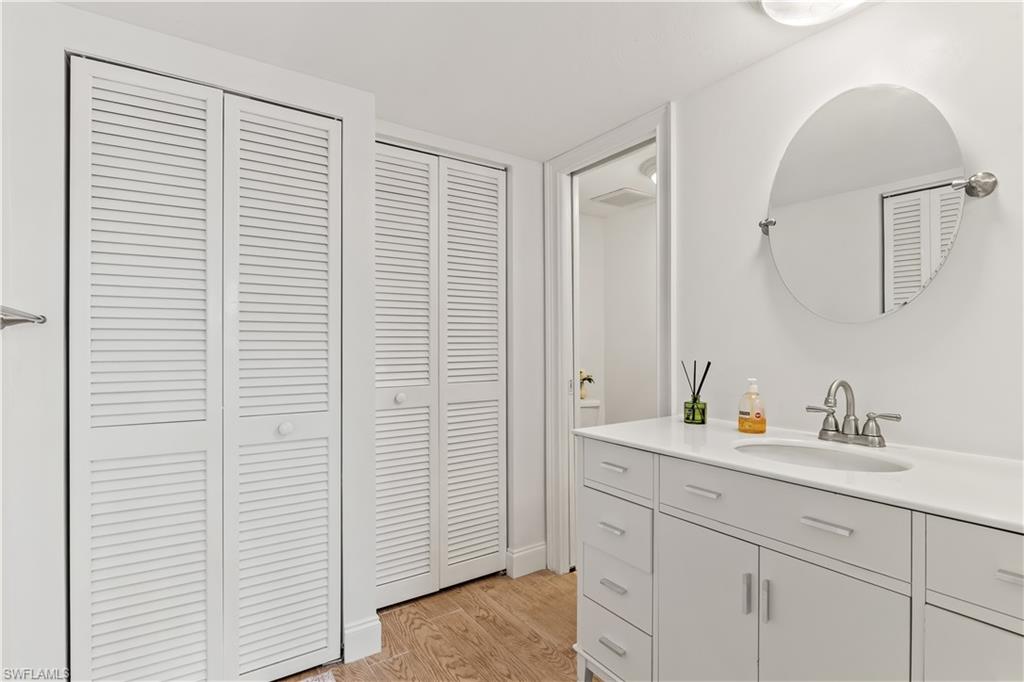 COUNTRY CLUB GARDENS - Residential