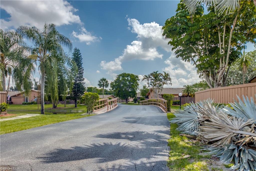 ROYAL WOODS - Residential