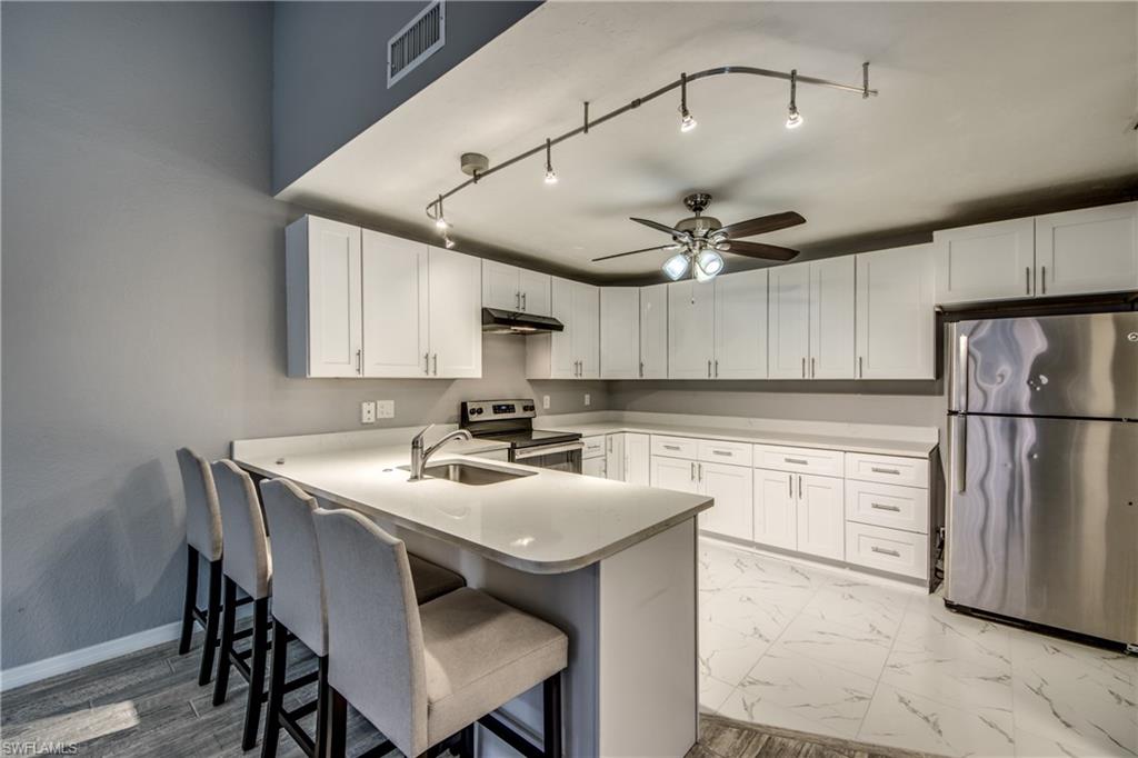 ROYAL WOODS - Residential