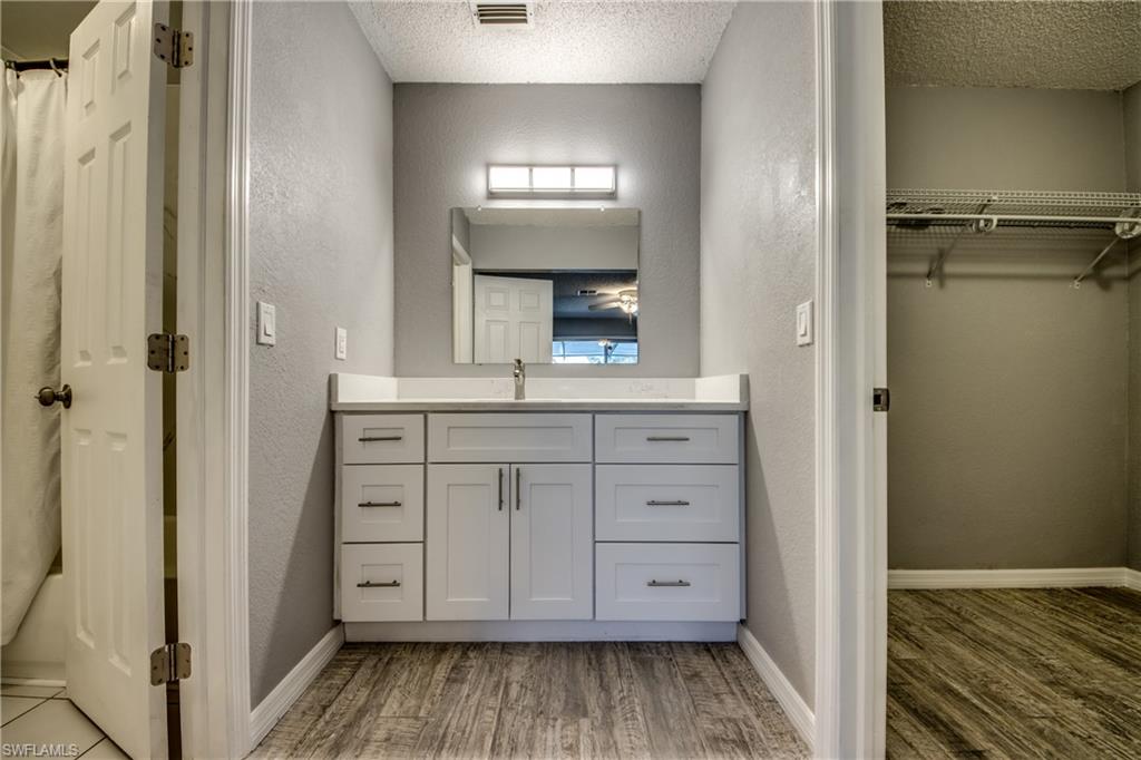 ROYAL WOODS - Residential