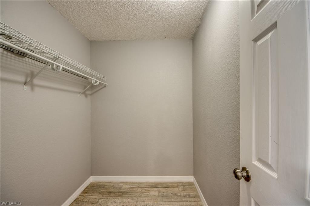 ROYAL WOODS - Residential