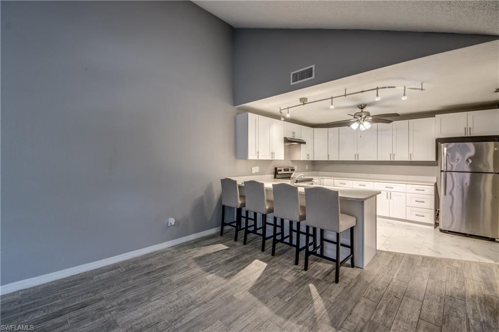 ROYAL WOODS - Residential