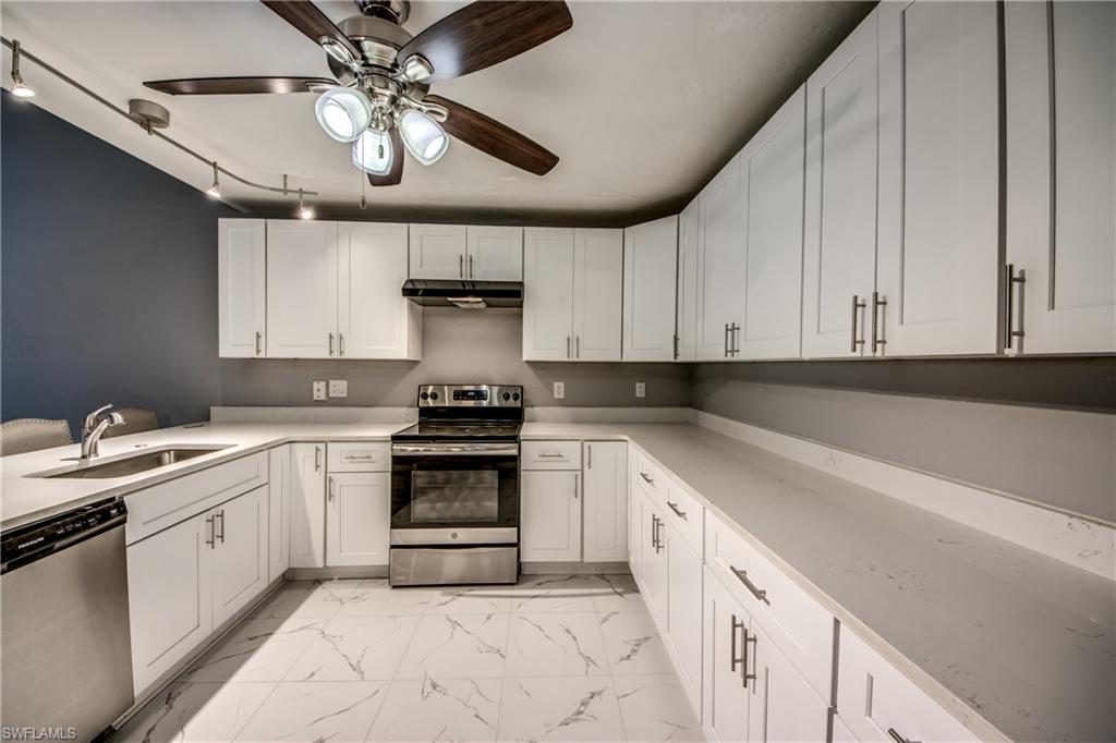 ROYAL WOODS - Residential